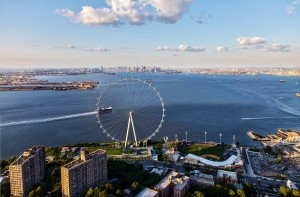 Conceptual rendering of the North site view of the New York Wheel and New York Harbor. Image credit: NYCEDC